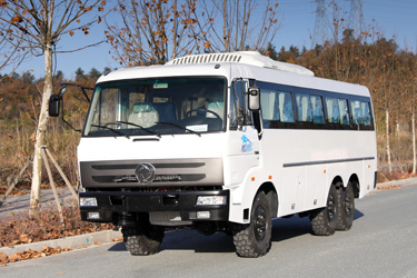 東風(fēng)六驅(qū)30座越野型客車_190馬力城鄉(xiāng)村村通中巴車_6*6森林武警消防運(yùn)兵車