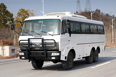 六驅30座越野型客車_東風190馬力城鄉(xiāng)村村通中巴車_6*6森林武警消防運兵車